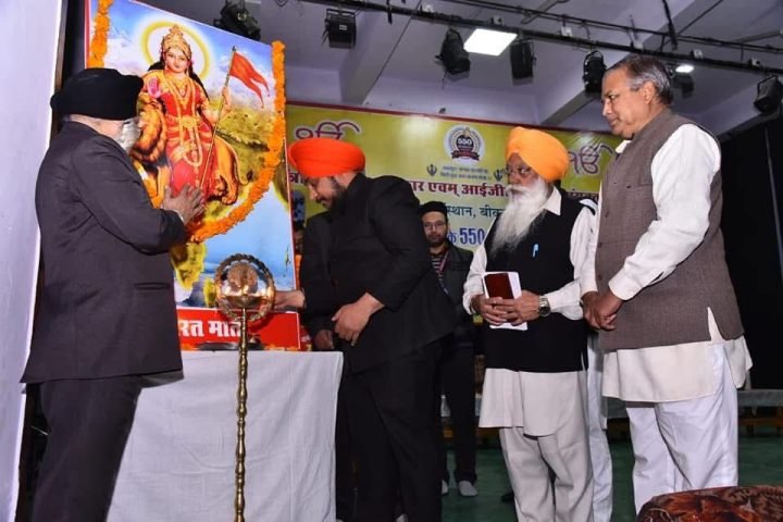 Lighting the lamp to open a function